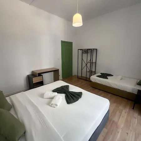 7 Requinte Hostel *